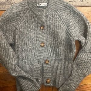 Zara grey sweater. Size small. Excellent condition. Versatile.
